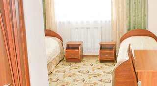 Гостиница Gamma Hotel Ханты-Мансийск Стандартный двухместный номер с 2 отдельными кроватями-1